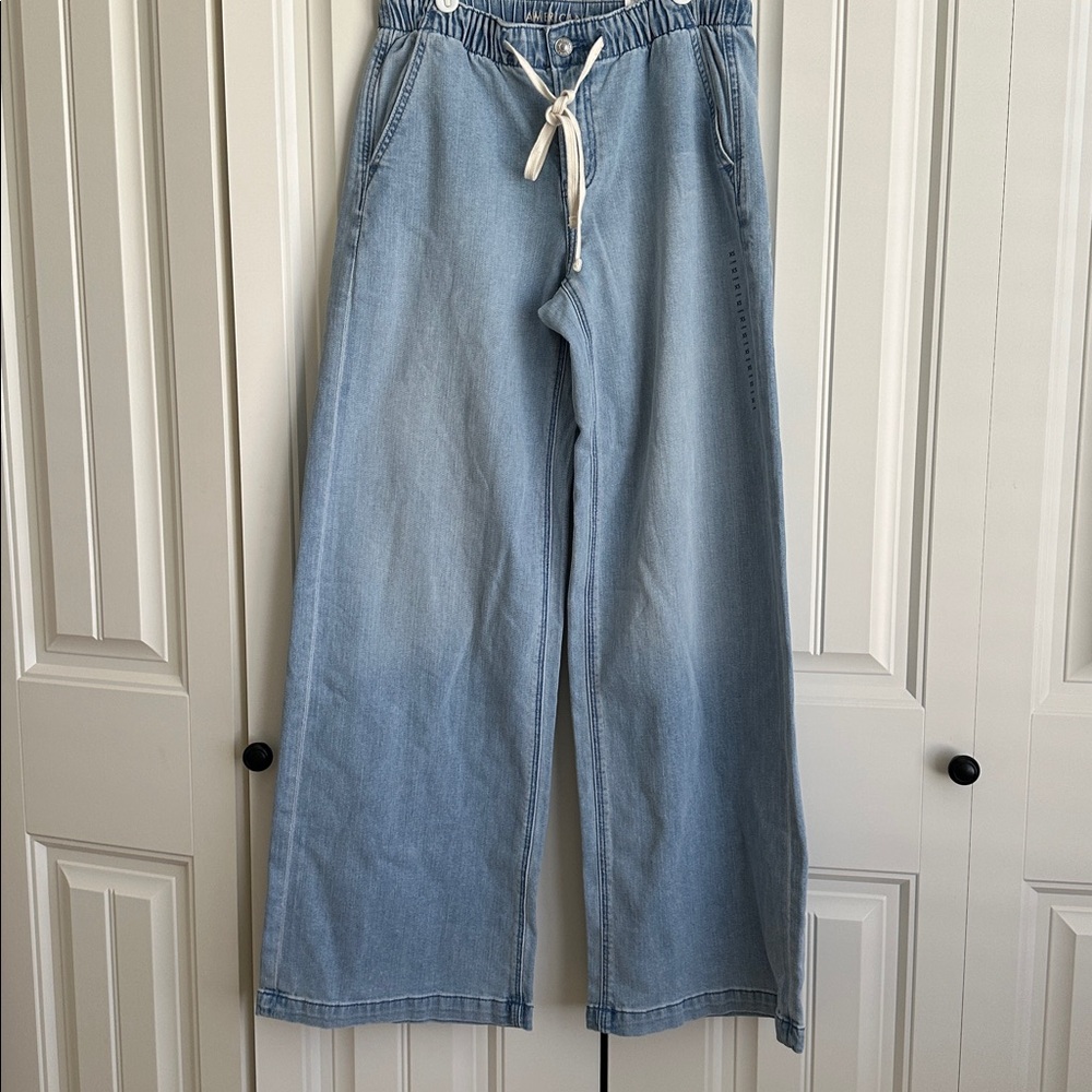 American Eagle 💕 Dreamy Drape Light weight denim long  New with tag